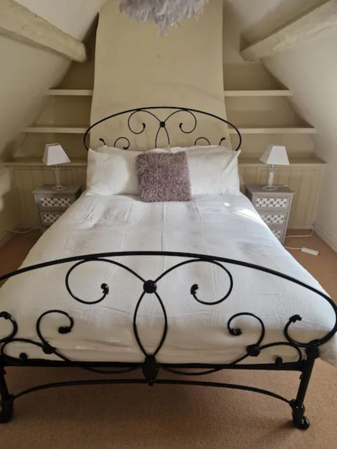 Jackdaw Cottage-Beautiful Cottage, Town Centre 윔번민스터 외부 사진